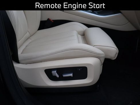 Used 2022 BMW X5 xDrive40i AWD/4WD image 11