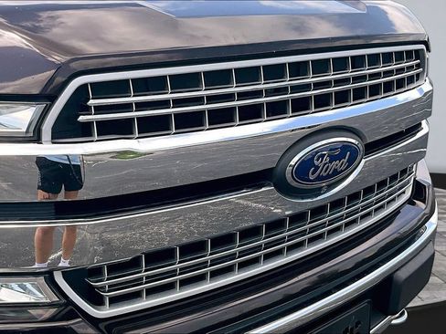 Used 2018 Ford F150 Lariat w/ Equipment Group 502A Luxury AWD/4WD image 29