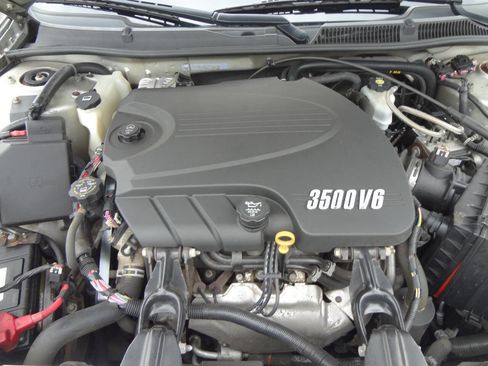 Used 2009 Chevrolet Impala LT w/ Luxury Edition Package image 13