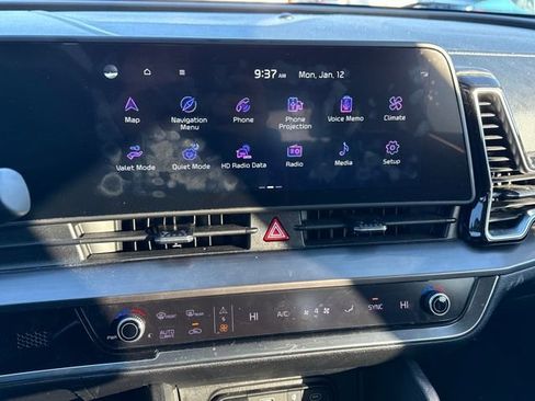 Used 2023 Kia Sportage EX image 19