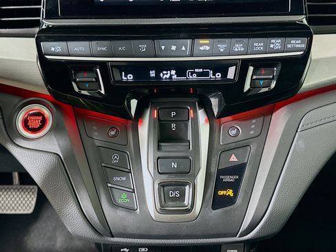 Used 2025 Honda Odyssey Sport-L image 24