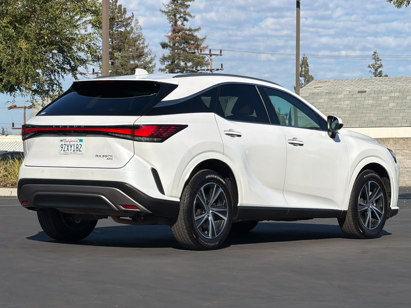 Used 2023 Lexus RX 350h w/ Cold Area Package AWD/4WD image 2
