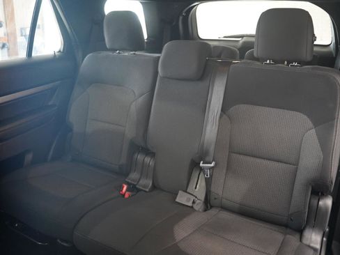 Used 2019 Ford Explorer XLT w/ Equipment Group 201A AWD/4WD image 35