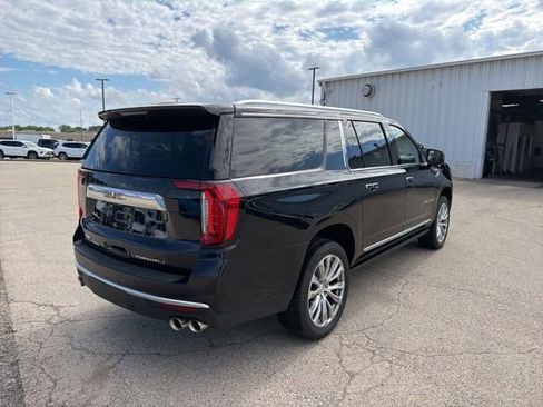 Used 2023 GMC Yukon XL Denali w/ Denali Reserve Package AWD/4WD image 7