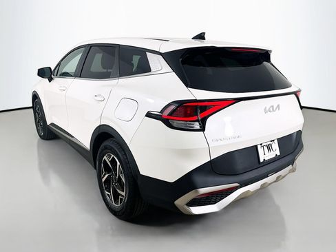 Used 2023 Kia Sportage LX FWD image 7
