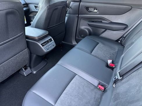 New 2025 Nissan Ariya AWD image 10