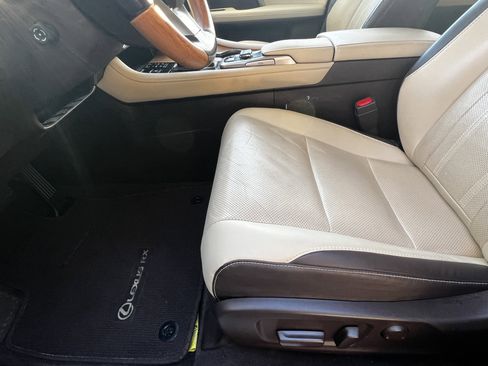 Used 2018 Lexus RX 350L image 17