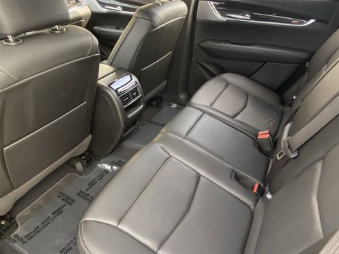 Certified 2022 Cadillac XT5 Premium Luxury w/ LPO, Floor Liner Package image 18