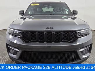 Used 2023 Jeep Grand Cherokee Altitude video 2