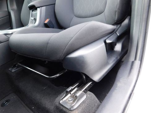 Used 2023 Toyota Corolla Cross LE image 15