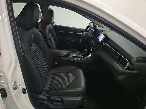 Used 2023 Toyota Camry SE FWD image 9