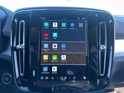 Used 2024 Volvo XC40 B5 Core image 38