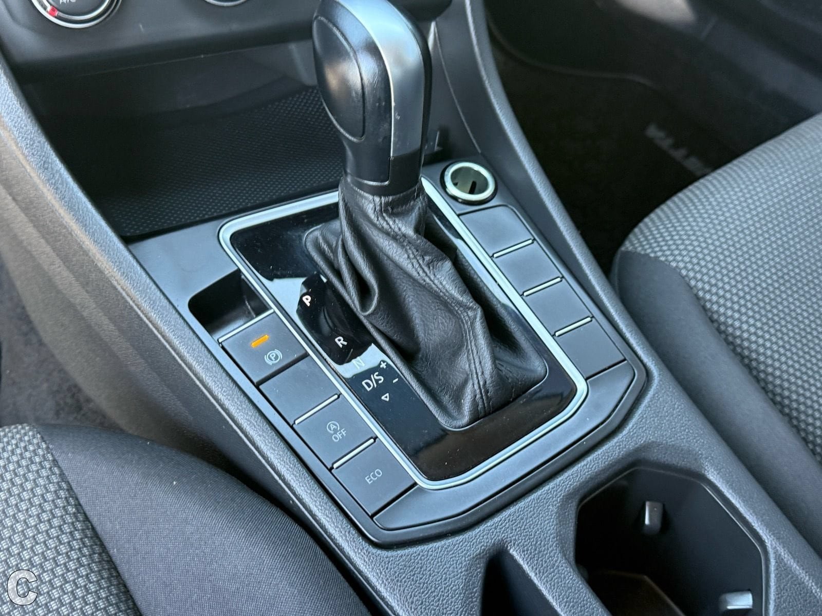 Used 2021 Volkswagen Jetta R-Line FWD image 23