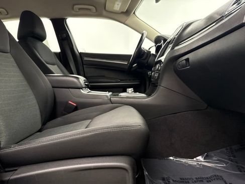 Used 2020 Chrysler 300 Touring w/ Sport Appearance Package RWD image 23
