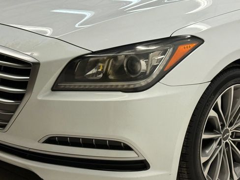 Used 2015 Hyundai Genesis 3.8 image 4