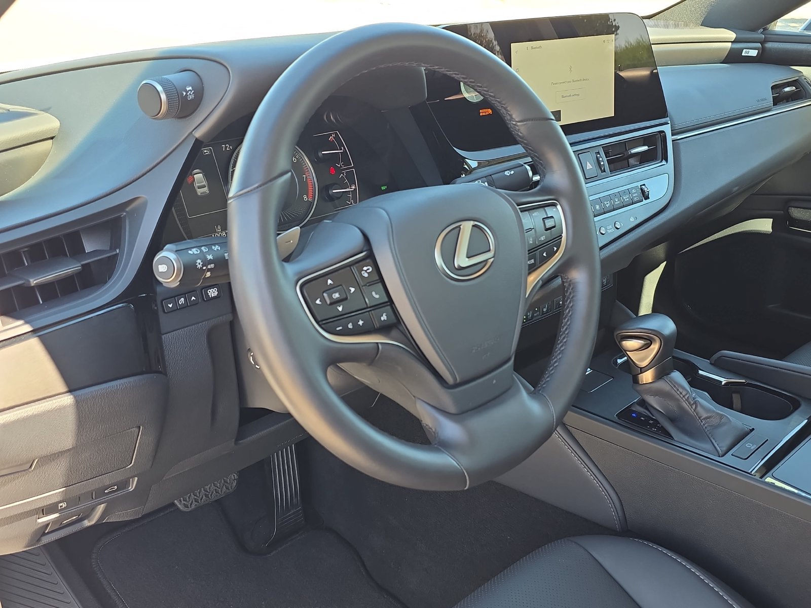 Used 2025 Lexus ES 350 w/ Premium Package FWD image 13