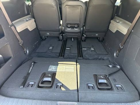 Used 2025 Kia Carnival FWD image 45