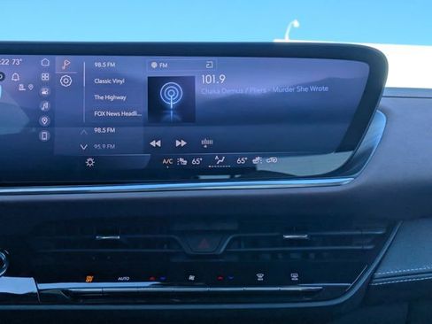 Used 2025 Buick Envision Sport Touring AWD/4WD image 21