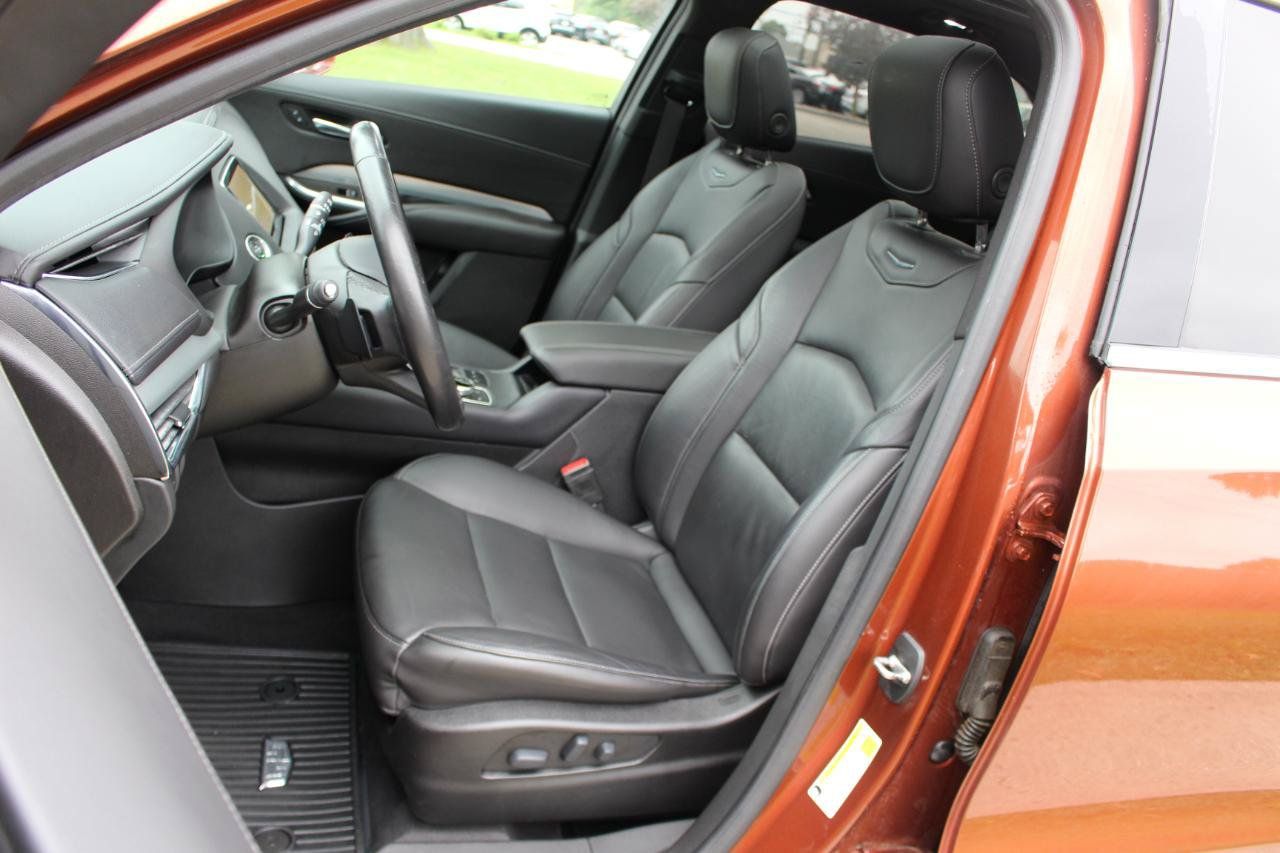 Used 2019 Cadillac XT4 Premium Luxury w/ Cold Weather Package AWD/4WD image 15