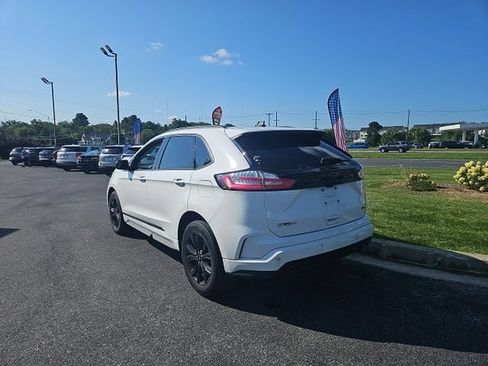 Used 2022 Ford Edge SE w/ Black Appearance Package AWD/4WD image 2