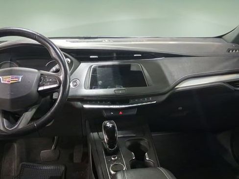 Used 2022 Cadillac XT4 Premium Luxury w/ Safety Alert Package image 10