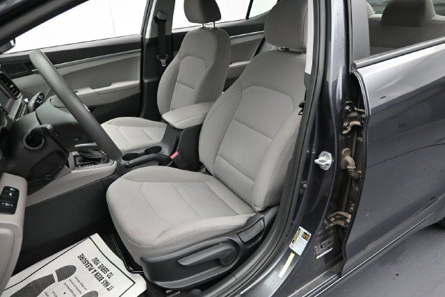 Used 2020 Hyundai Elantra SE FWD image 11