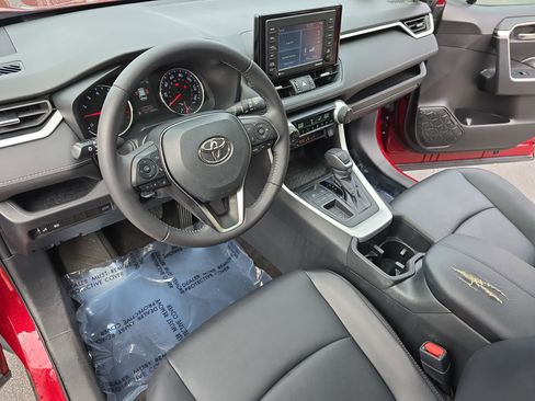 Certified 2022 Toyota RAV4 XLE Premium image 16
