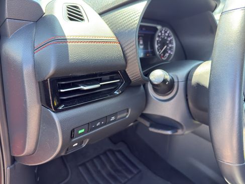 Certified 2024 Nissan Sentra SR FWD image 14