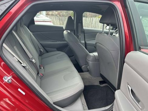 Certified 2025 Hyundai Elantra Sport image 14
