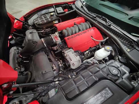 Used 2004 Chevrolet Corvette Z06 w/ Memory Package RWD image 4