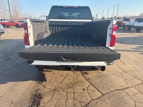 Used 2023 Chevrolet Silverado 2500 Custom w/ Custom Value Package image 7