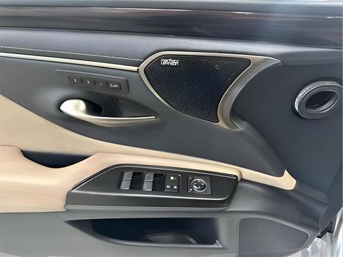 Used 2019 Lexus ES 350 w/ Accessory Package 2 FWD image 9