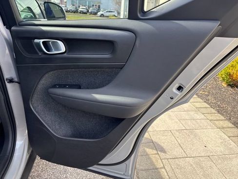 Used 2025 Volvo XC40 B5 Plus AWD/4WD image 13