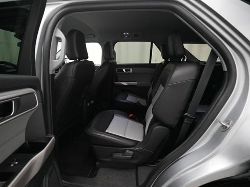 Used 2023 Ford Explorer XLT w/ Equipment Group 202A AWD/4WD image 16