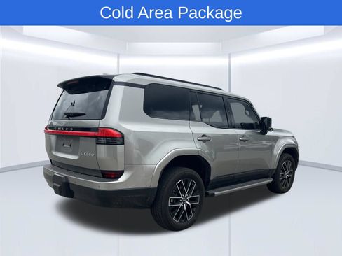 Used 2025 Lexus GX 550 w/ Accessory Package (2T) AWD/4WD image 5