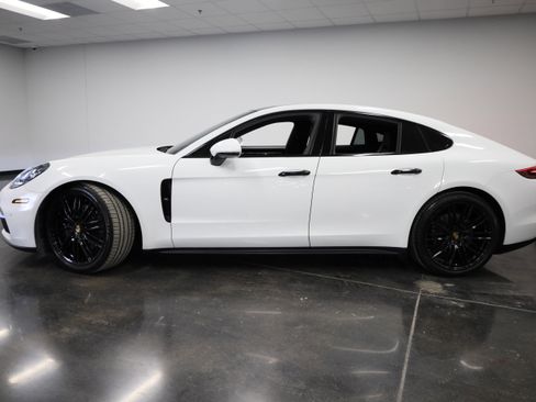 Used 2018 Porsche Panamera 4S image 8