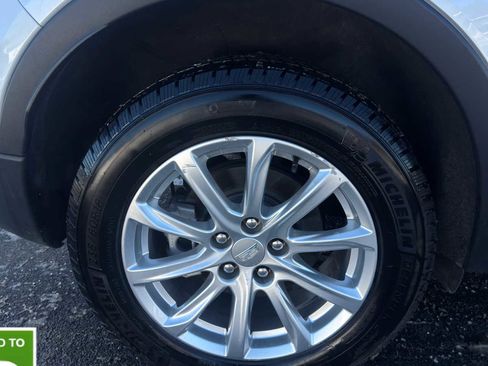 Used 2022 Cadillac XT4 Luxury w/ Cold Weather Package image 9