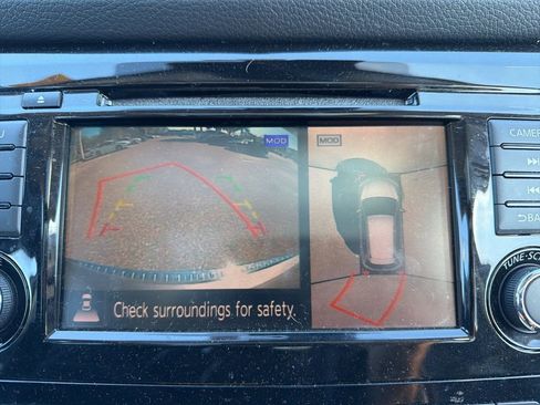 Used 2018 Nissan Rogue SL w/ Premium Package image 17