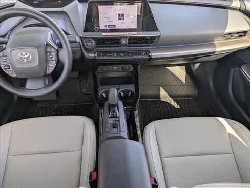 Used 2024 Toyota Prius XLE FWD image 16