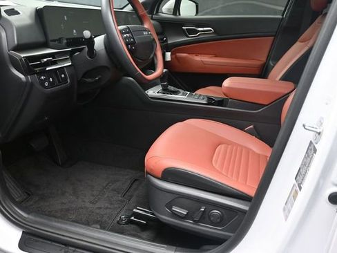 Used 2026 Kia Sportage SX FWD image 17