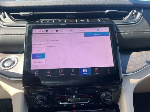 New 2025 Jeep Grand Cherokee Limited AWD/4WD image 51