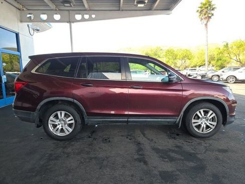 Used 2018 Honda Pilot LX image 5
