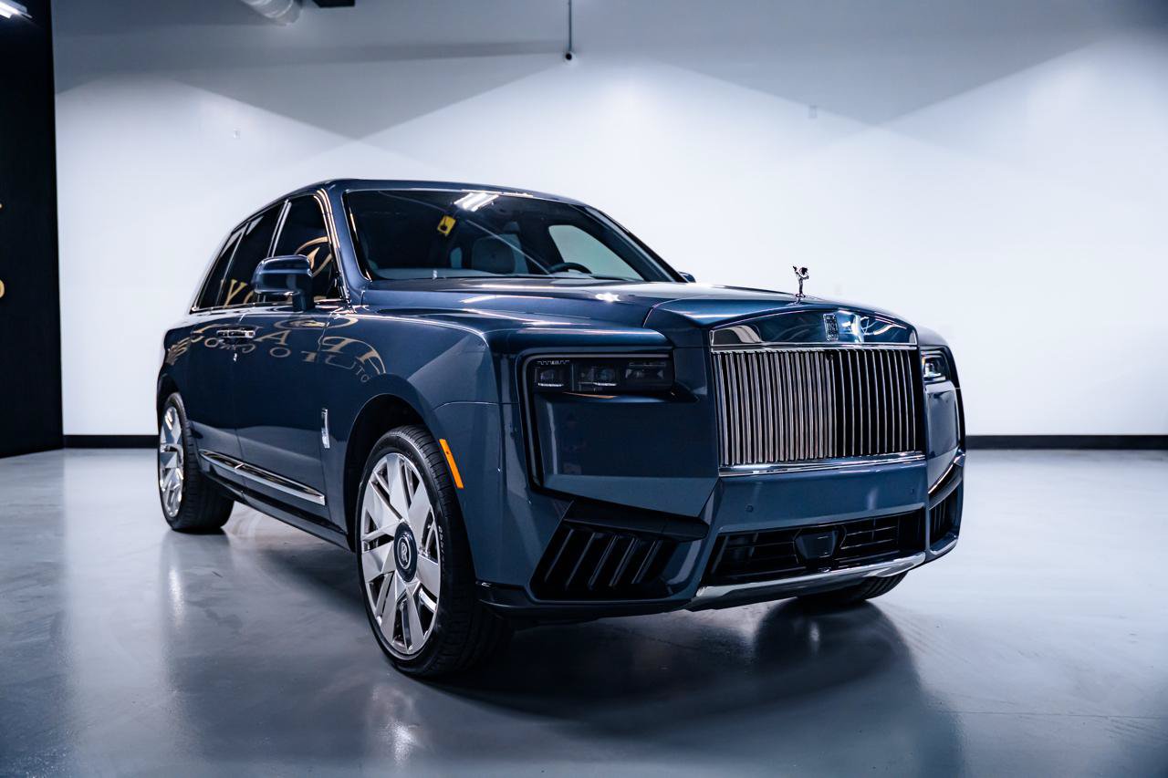 Used 2025 Rolls-Royce Cullinan w/ Dynamic Package AWD/4WD image 7