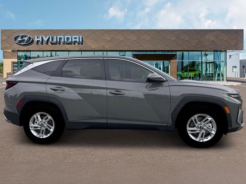 New 2026 Hyundai Tucson SE image 9