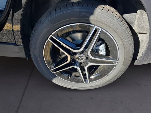 New 2026 Mercedes-Benz GLB 250 4MATIC image 9