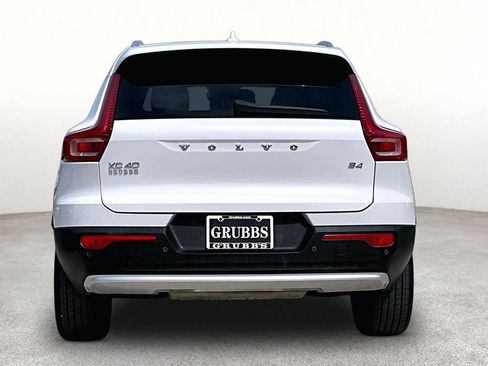 Used 2023 Volvo XC40 B4 Plus w/ Protection Package Premier FWD image 5