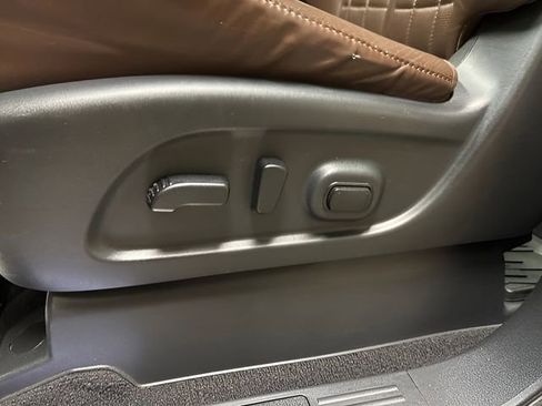 Used 2021 Nissan Titan Platinum Reserve w/ Moonroof Package image 41