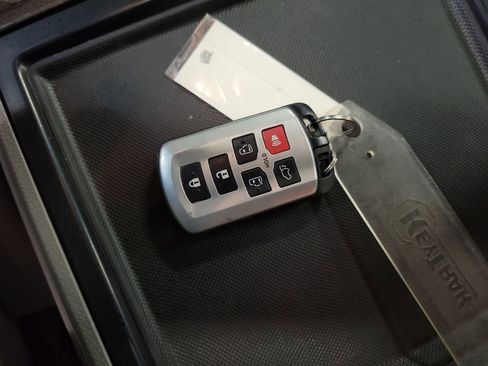 Used 2017 Toyota Sienna XLE Premium image 15