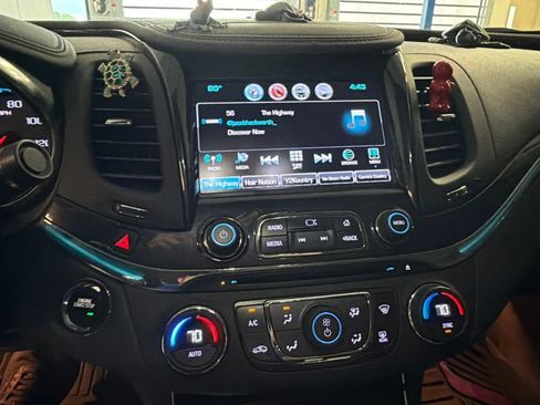 Used 2018 Chevrolet Impala Premier FWD image 4