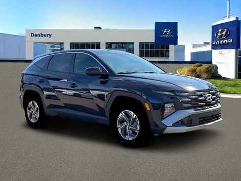 New 2026 Hyundai Tucson Blue SE image 10